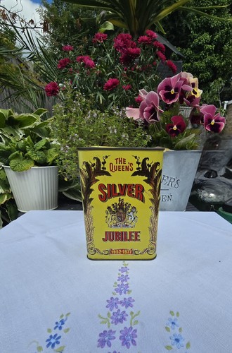 Commemorative tin for queen - tin,