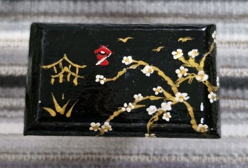 Chinoiserie hand painted - hand,