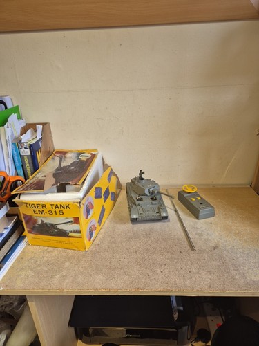 Remote control tiger tank - control,