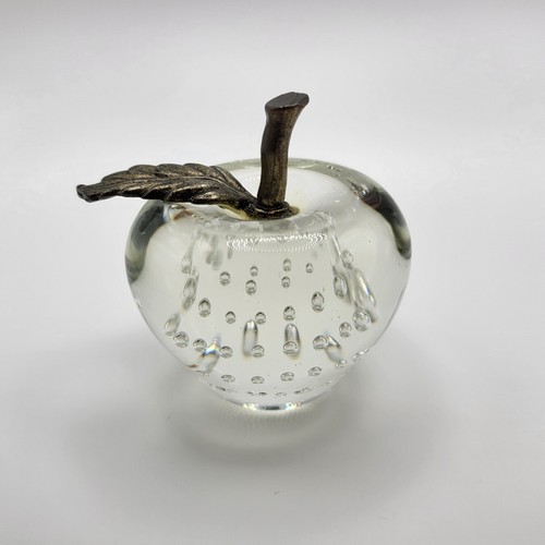 Paperweight clear apple with - -,