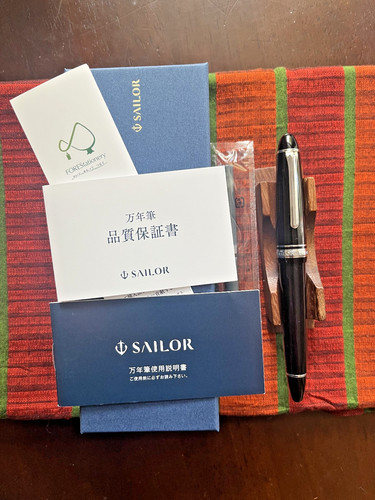 Sailor 1911 large white - sailor,