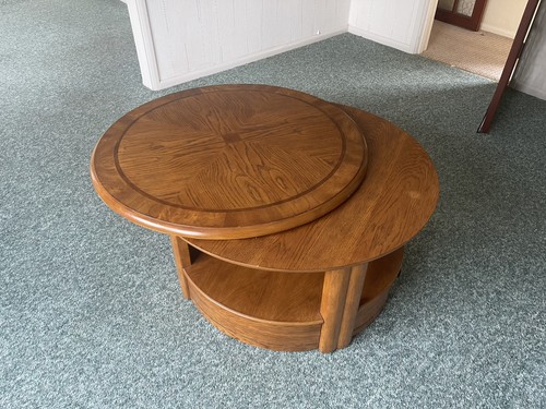 Round coffee table - coffee,