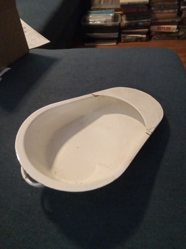 Vintage enamel ware - , bed