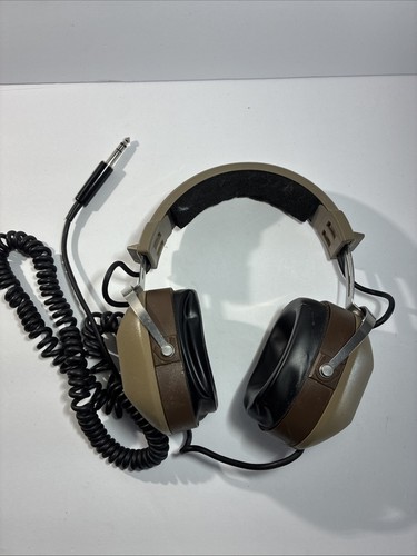 Realistic pro headphones - realistic,