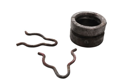 Cylinder sleeve connector