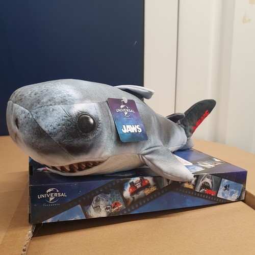Official jaws shark real - official,