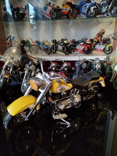 Franklin mint style harley - style,