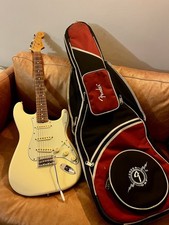 Fender Vintera ‘60s Modified Stratocaster Olympic White With Deluxe Case 2021