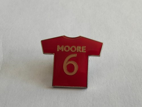 Bobby moore english red world - english,