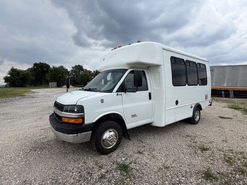2016 chevy express 4500 - express,