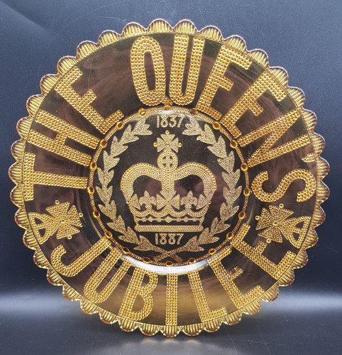 Antique queen victoria - queen, golden