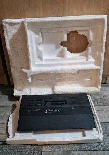 Atari 2600 console - atari,