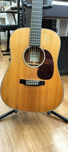 Martin a dreadnought - d, jr.