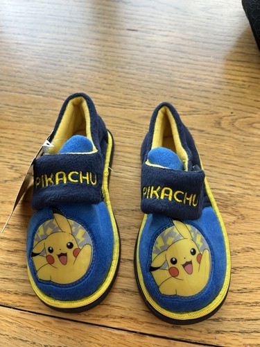 Pikachu size slippers - 7,