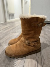UGG Womens 7 Noira Suede