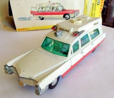 Dinky No:267 SUPERIOR CADILLAC AMBULANCE - 67-71 + box/stretcher/no leaflet