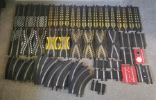 JOB LOT OF VINTAGE SCALEXTRIC TRACK.