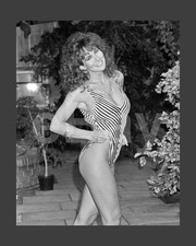 Linda Lusardi 16x12 Photo