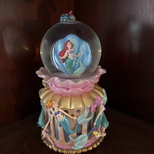 Disney store musical - store, snow