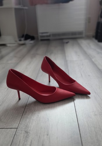 New pointed red mid - pointed,