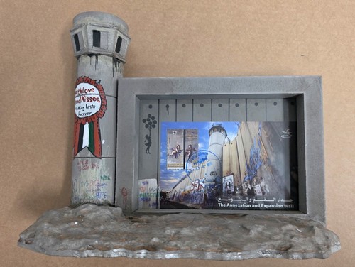 Banksy walled off hotel - off,