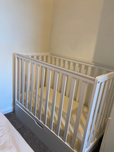 White wooden nursery cotbed - white,