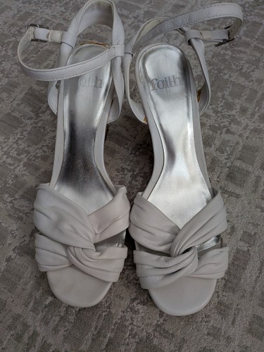 White leather wedges size - white,