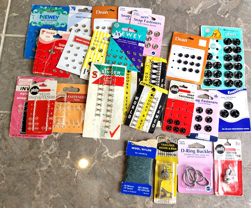 Lot snap fasteners hooks - of,