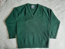 V-Neck Bottle Green School