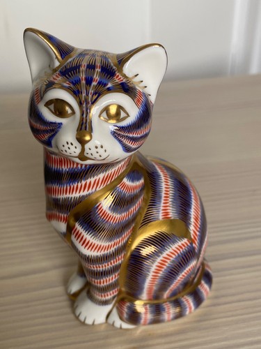 Royal crown derby cat - crown,