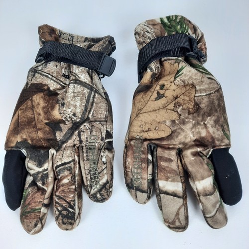 Real tree deer hunter - tree, camo