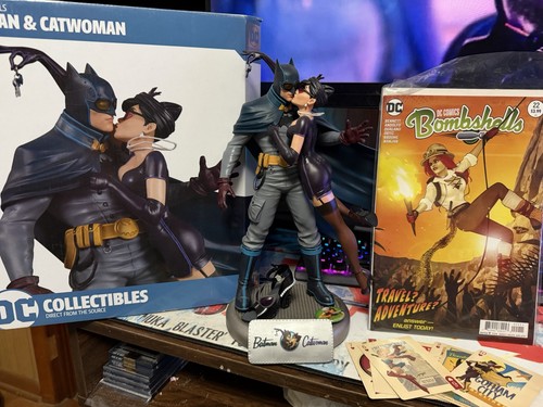 Collectibles bombshells - dc,