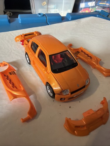 Maisto die cast clio v6 - 1:43,