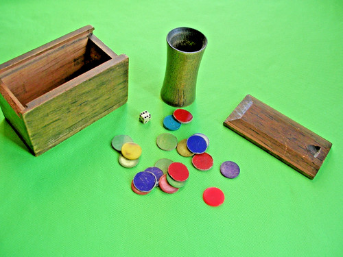 Vintage wooden dice shaker - wooden,
