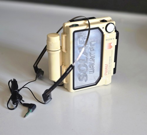Sony f107 solar sports - wm-f107,