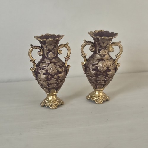 Burgundy vases urn 12th - vases,