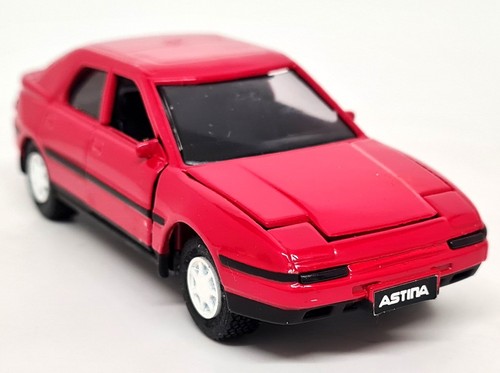 Diapet mazda familia - 1/40,