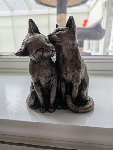 Frith sculptures yum - yum, and