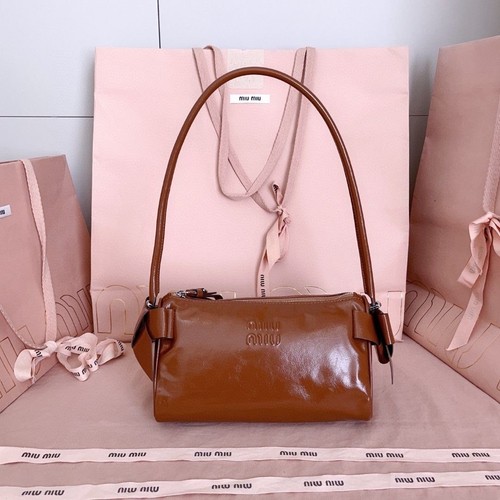 Miu shiny leather bow - miu,