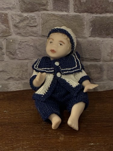 Dolls house scale - dolls, 1/12