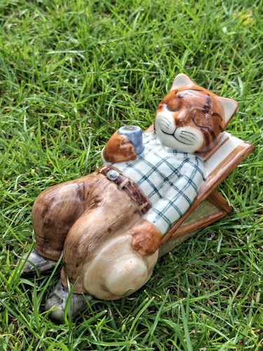 Quail cat pottery snoozing - pottery,