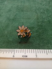 Macmillan Bee Pin Badge