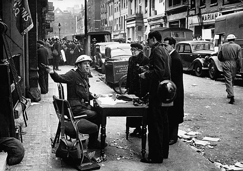 Air raid warden advises - an,