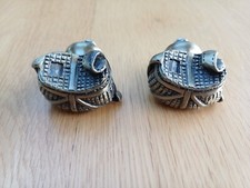 PAIR OF DECORATIVE ‘FLY