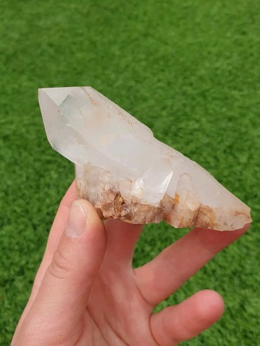 Clear quartz cluster 173g - clear,