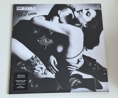 Scorpions live at first - scorpions,