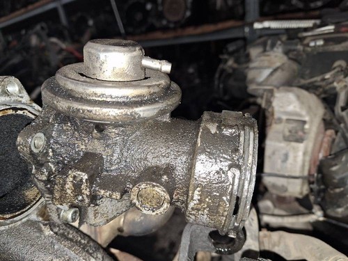 038131501j egr valve exhaust - 038131501j,