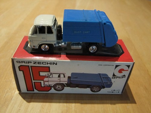 Fuso t653 garbage truck white - fuso,