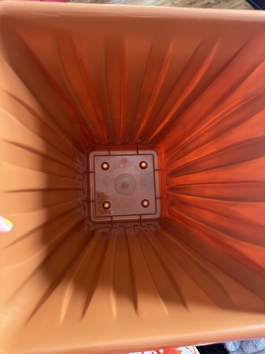 Terracotta plastic square - terracotta,
