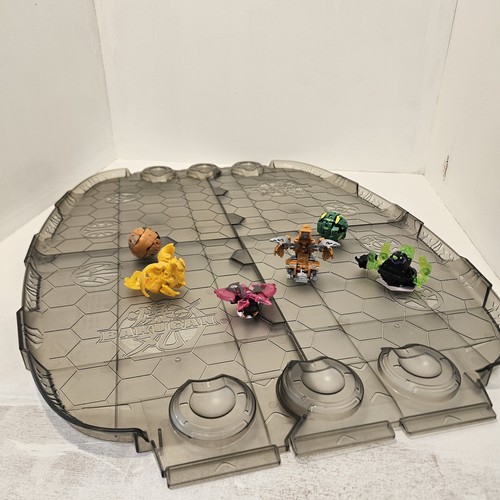 Bakugan bundle with figures - with,
